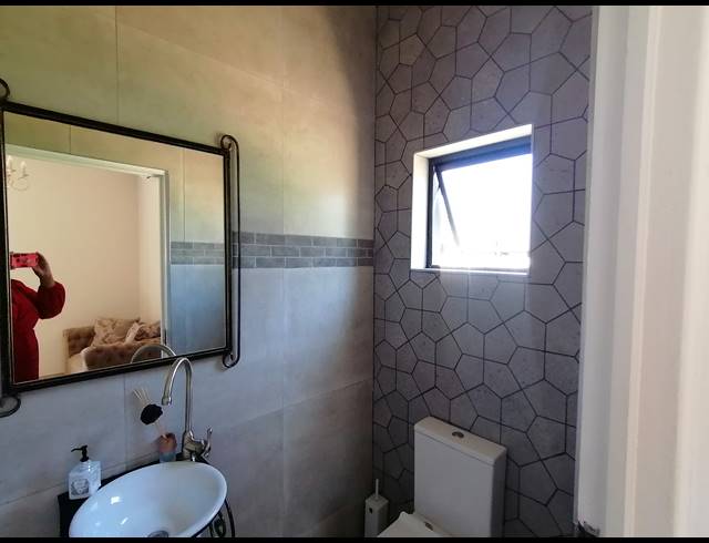 6 BEDROOM FREESTANDING FOR SALE IN WILKOPPIES